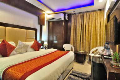 hotel room main image