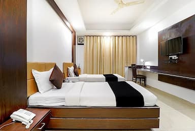 hotel room main image