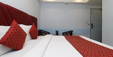 hotel room main image