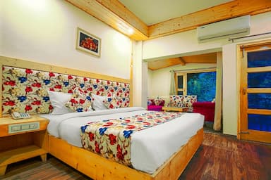 hotel room main image