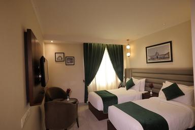 hotel room main image