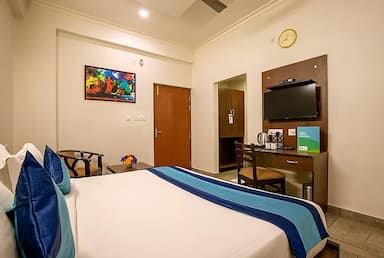 hotel room main image