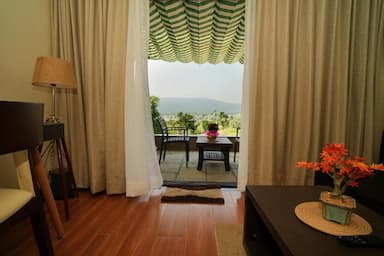 hotel room main image