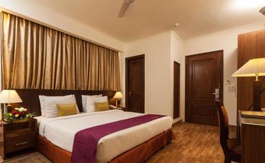 hotel room main image