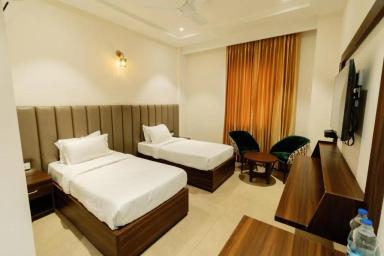 hotel room main image