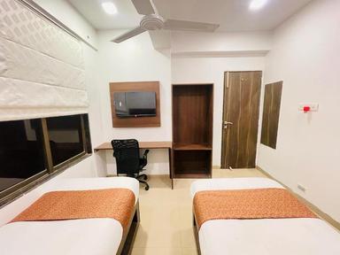hotel room main image