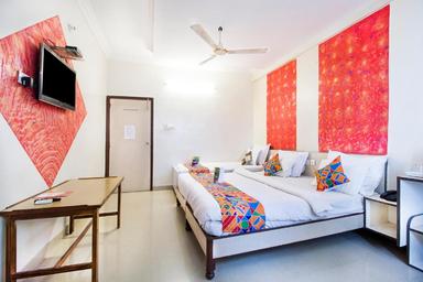 hotel room main image