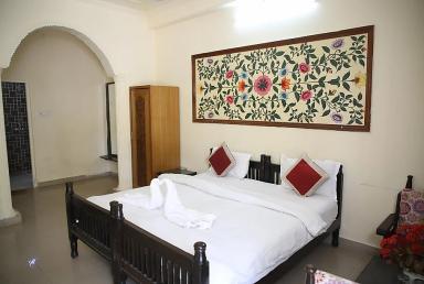 hotel room main image