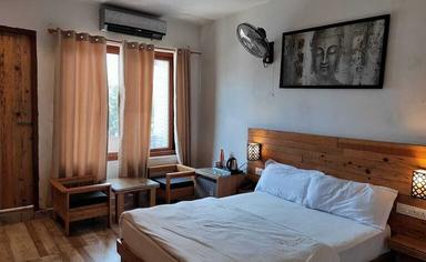 hotel room main image