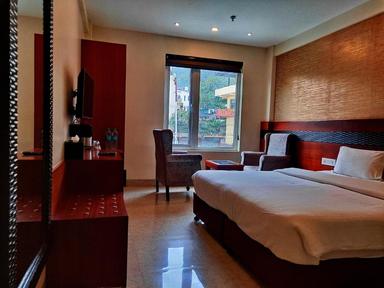 hotel room main image
