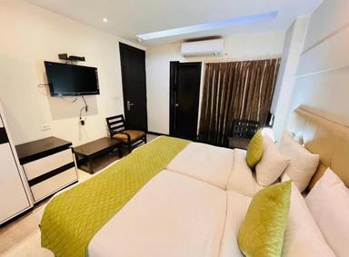 hotel room main image