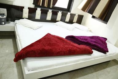 hotel room main image