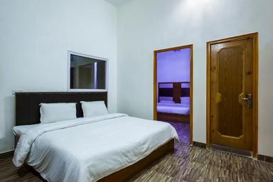hotel room main image