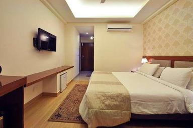 hotel room main image
