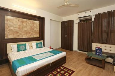 hotel room main image