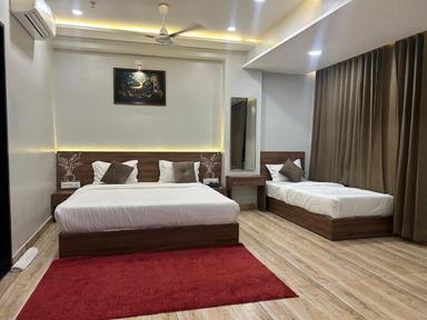 hotel room main image