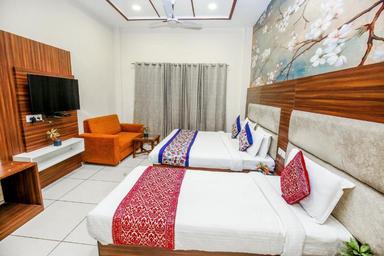 hotel room main image