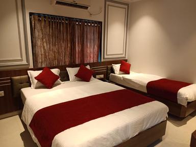 hotel room main image