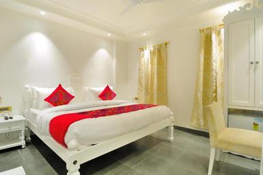 hotel room main image