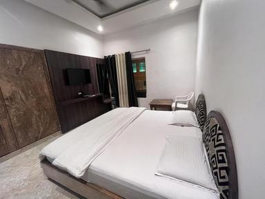 hotel room main image