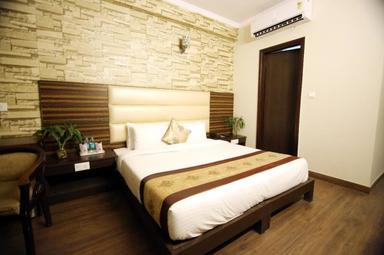 hotel room main image