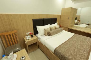 hotel room main image
