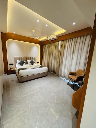 hotel room main image