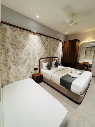 hotel room main image