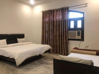 hotel room main image