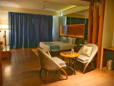 hotel room main image