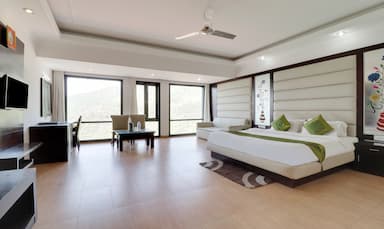 hotel room main image