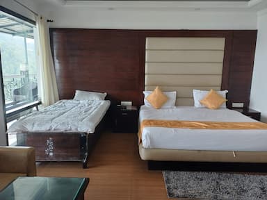 hotel room main image
