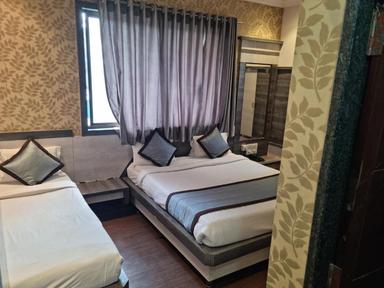 hotel room main image