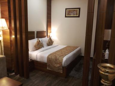 hotel room main image