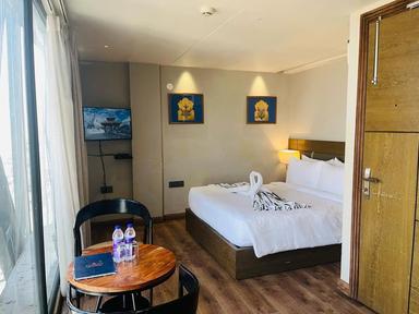 hotel room main image