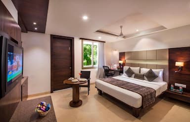 hotel room main image