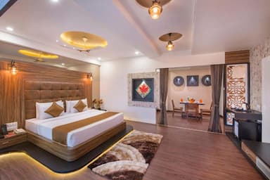 hotel room main image