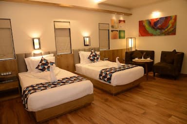 hotel room main image