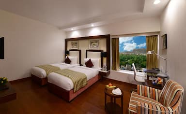 hotel room main image