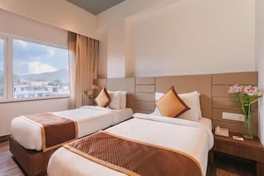 hotel room main image