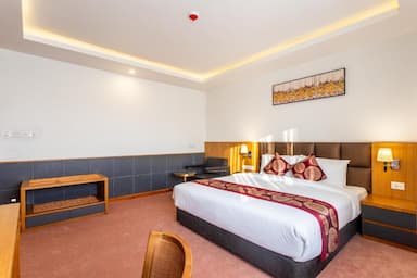 hotel room main image
