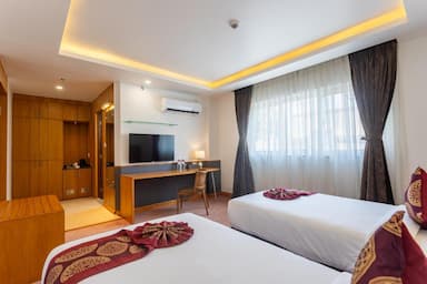 hotel room main image