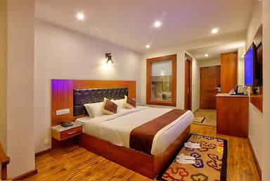 hotel room main image