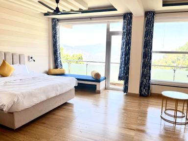 hotel room main image