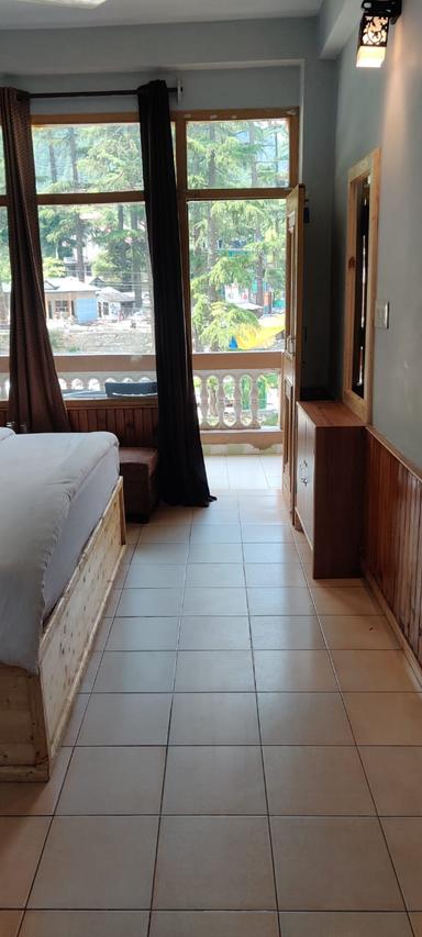 hotel room main image