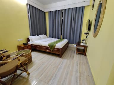 hotel room main image