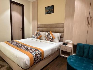 hotel room main image