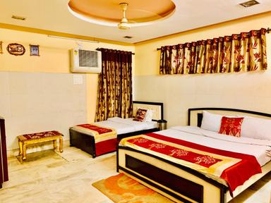 hotel room main image