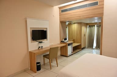 hotel room main image