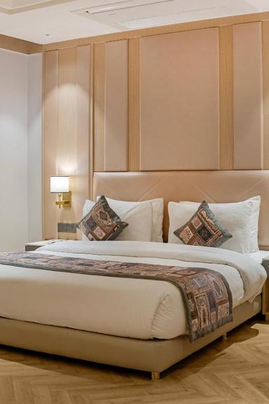 hotel room main image